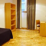 Spru Summer بيت شباب Lisboa
